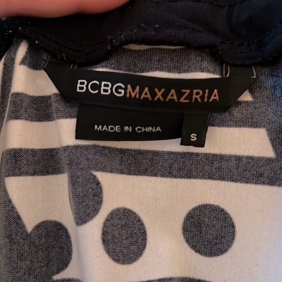 BCBG MAXAZRIA | Black and Cream Patterned Knee-Length Straight Midi Skirt - Picture 3 of 3